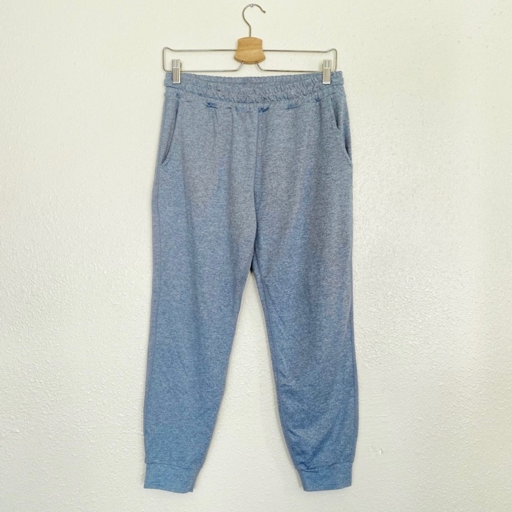 Vuori performance joggers